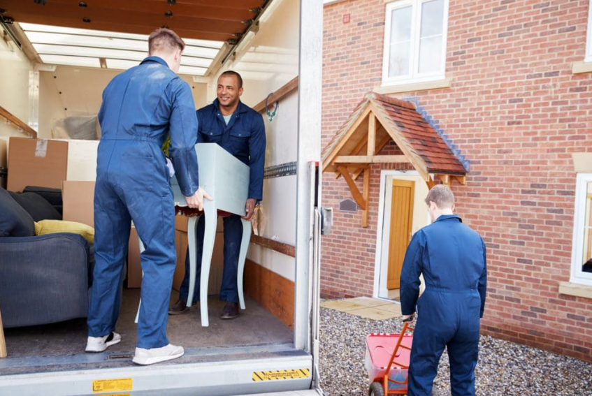 Furniture Removal in Toronto: The Easiest Ways to Get Rid of Old Furniture